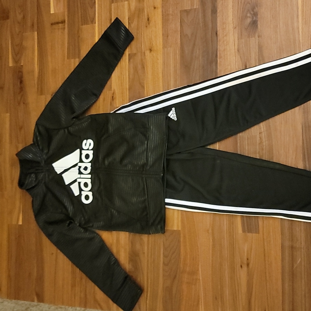 Adidas size 5 Black jogging suit